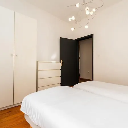 Charming 2 Bedroom Next To Praca Da Figueira Лісабон