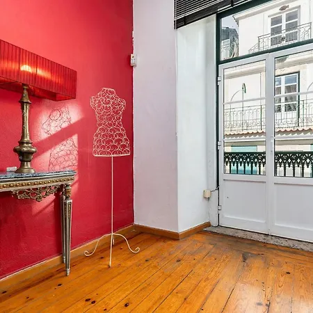 Charming 2 Bedroom Next To Praca Da Figueira * Лісабон