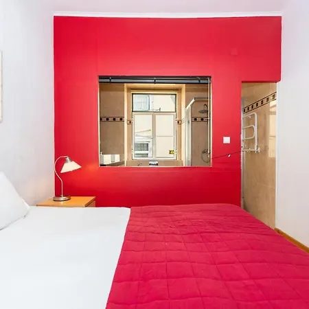 Daire Charming 2 Bedroom Next To Praca Da Figueira *