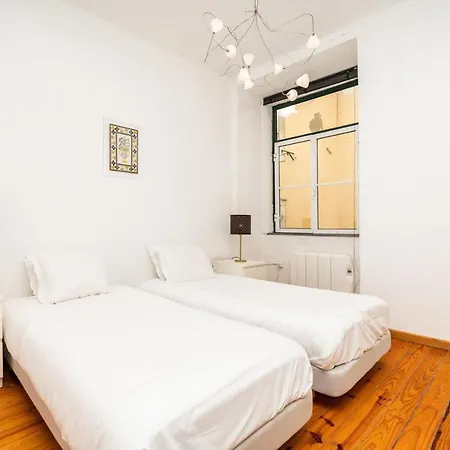 Apartment Charming 2 Bedroom Next To Praca Da Figueira