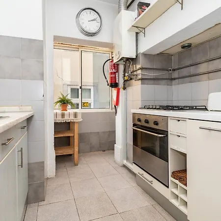 Charming 2 Bedroom Next To Praca Da Figueira Апартаменты